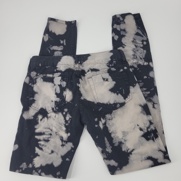 Bebe Bleach Splash Jeans - Picture 3 of 7